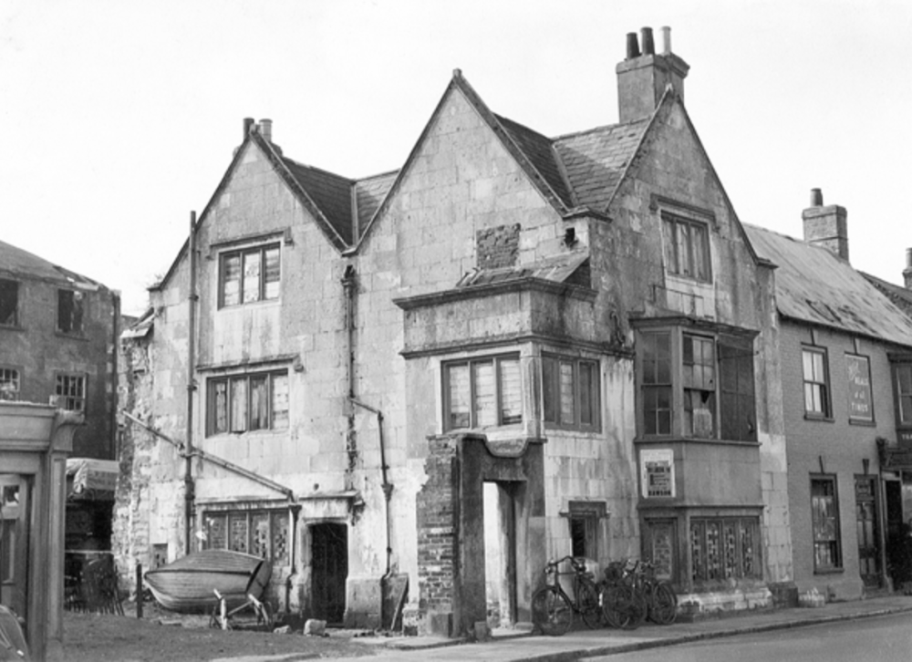 Tudoe house Weymouth quayside ©Channel coast Observatory